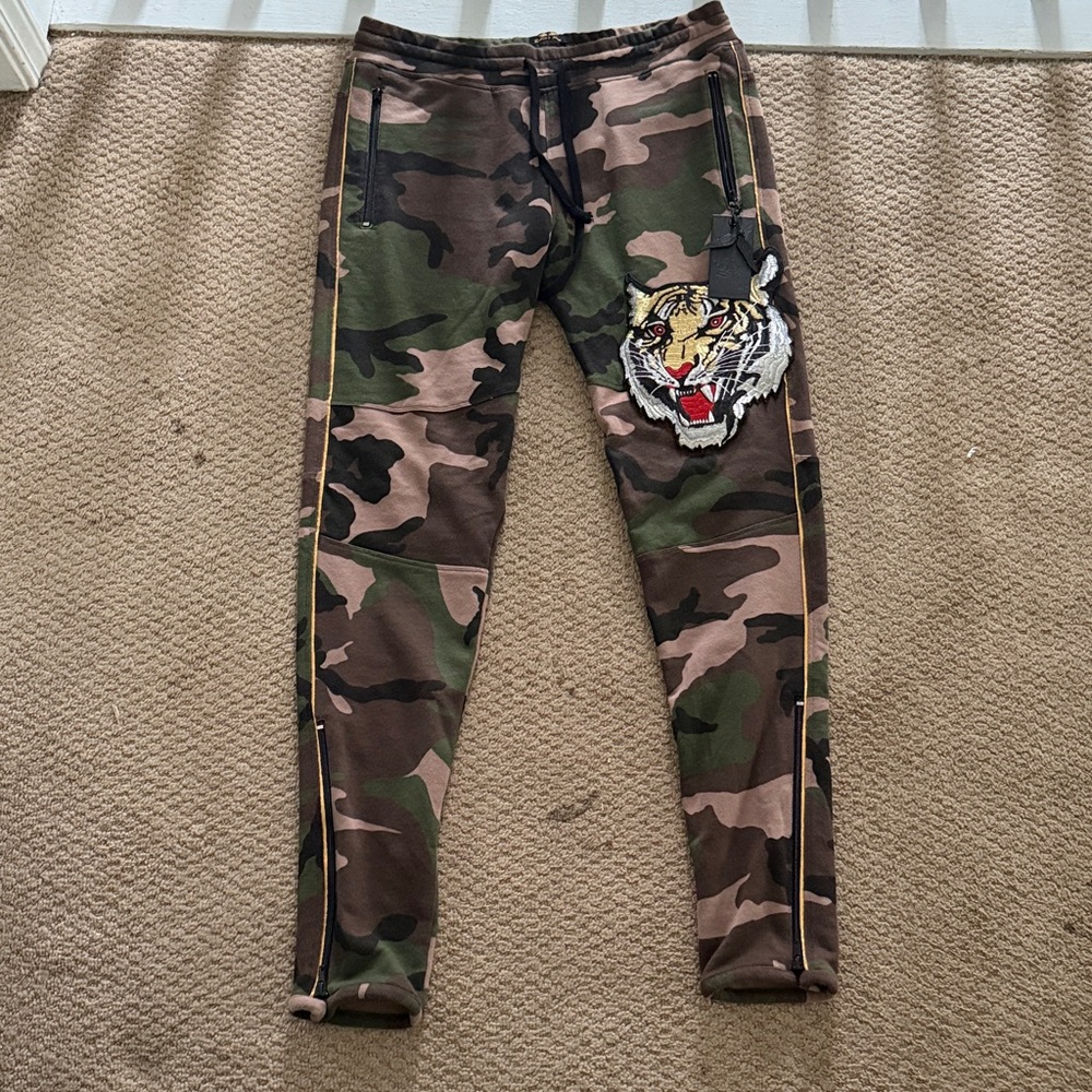 Tiger Patch Robins Jeans Camo Joggers Size XL